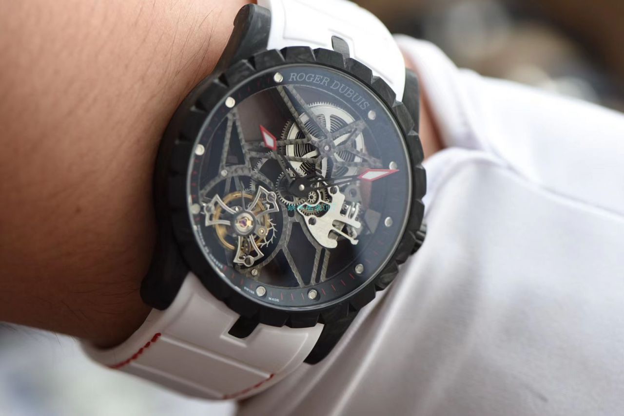 BBR Factory 最新 carbon fiber 罗杰杜彼王者系列 Tourbillon 1比1 Replica Watches DBEX0577 wrist watches  / LJ091