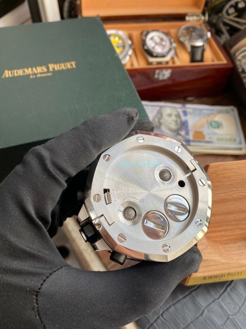 CK Factory Audemars PiguetAudemars Piguet  Royal Oak Offshore 26470经典致敬桌钟座钟 wrist watches  / AP219
