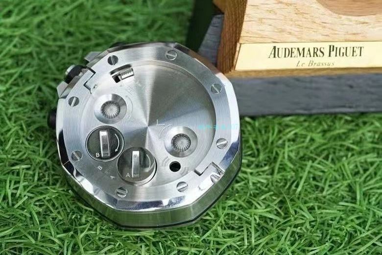 CK Factory Audemars PiguetAudemars Piguet  Royal Oak Offshore 26470经典致敬桌钟座钟 wrist watches  / AP219