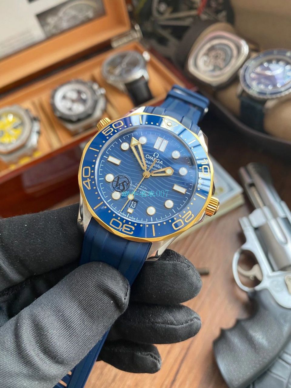 VS Factory OMEGA Seamaster 300米间黄金蓝盘1比1 High quality  Replica Watches 210.22.42.20.03.001 wrist watches  / VS781