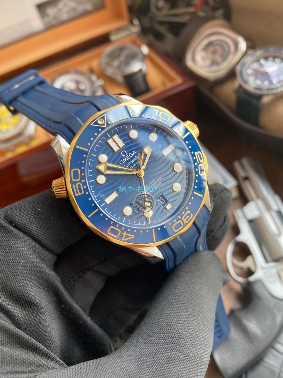 VS Factory OMEGA Seamaster 300米间黄金蓝盘1比1 High quality  Replica Watches 210.22.42.20.03.001 wrist watches  / VS781