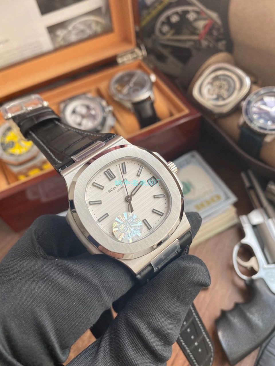 GR Factory V2版本 PATEK PHILIPPE  Nautilus 运动优雅 High quality  Knockoff  Watches 5711/1R-001 wrist watches  / BD351