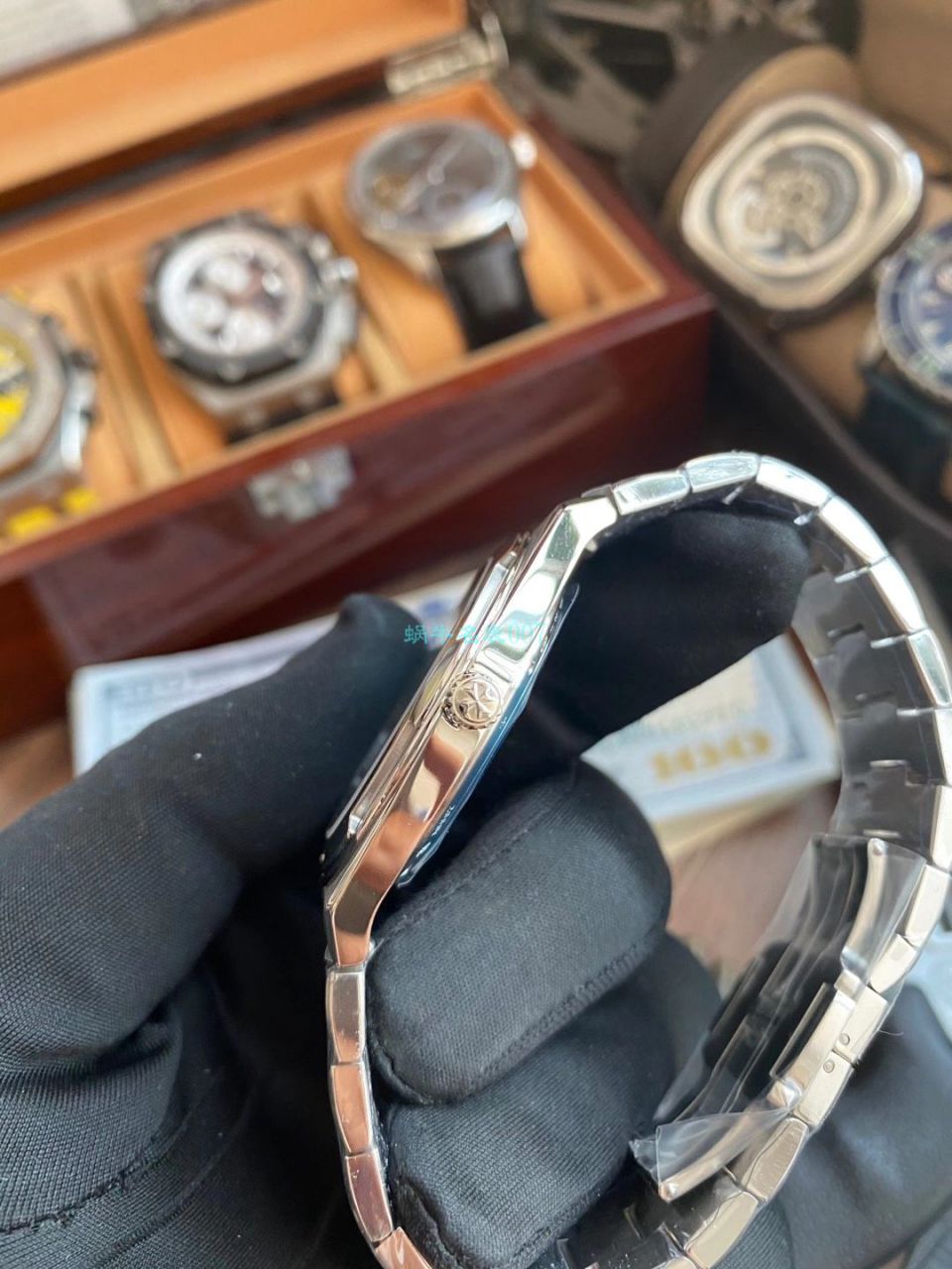XF Factory Vacheron Constantin   Overseas 1比1 Replica Copy  Watches 海外超薄2000v黑面 / JS233