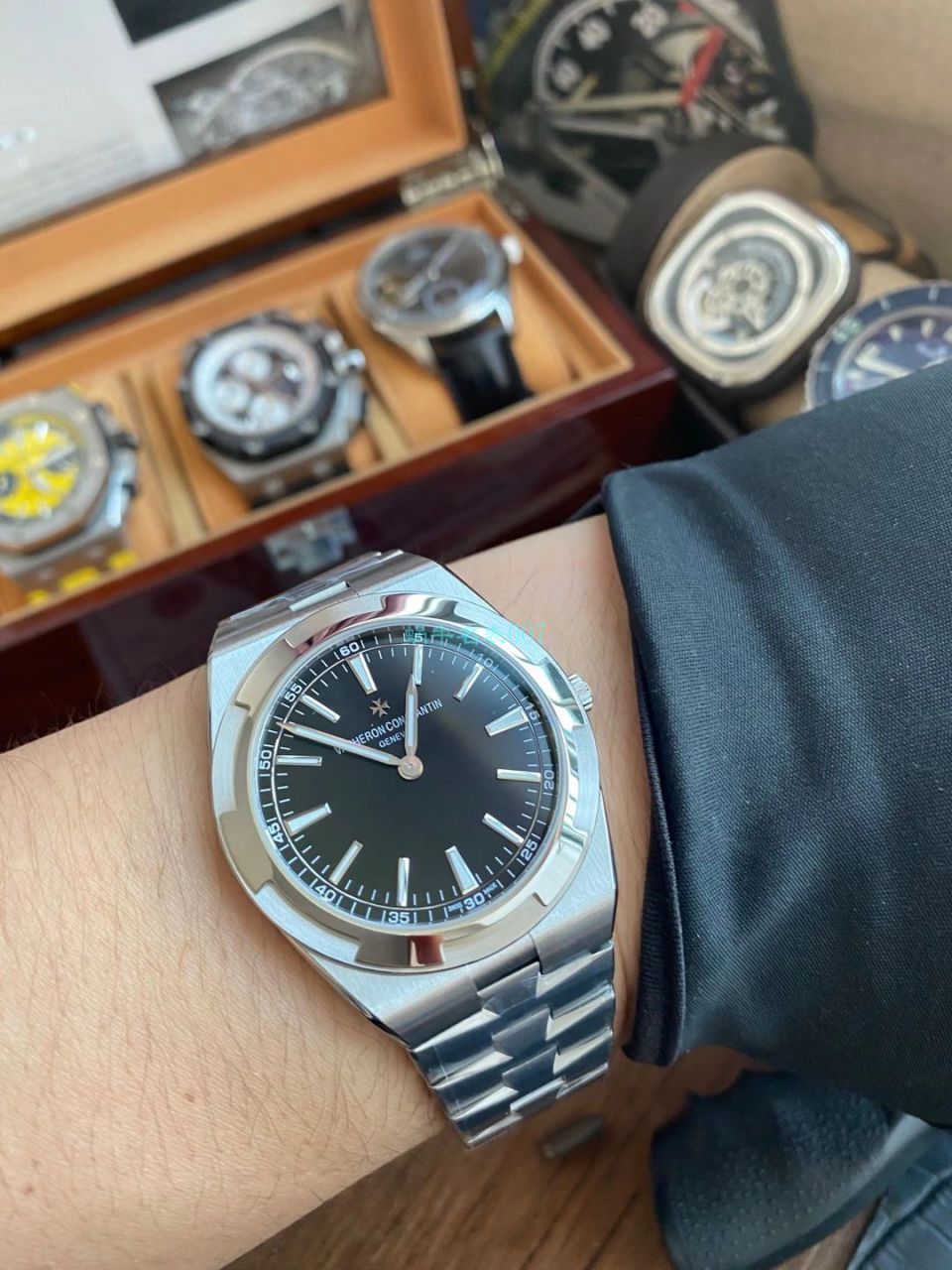 XF Factory Vacheron Constantin   Overseas 1比1 Replica Copy  Watches 海外超薄2000v黑面 / JS233