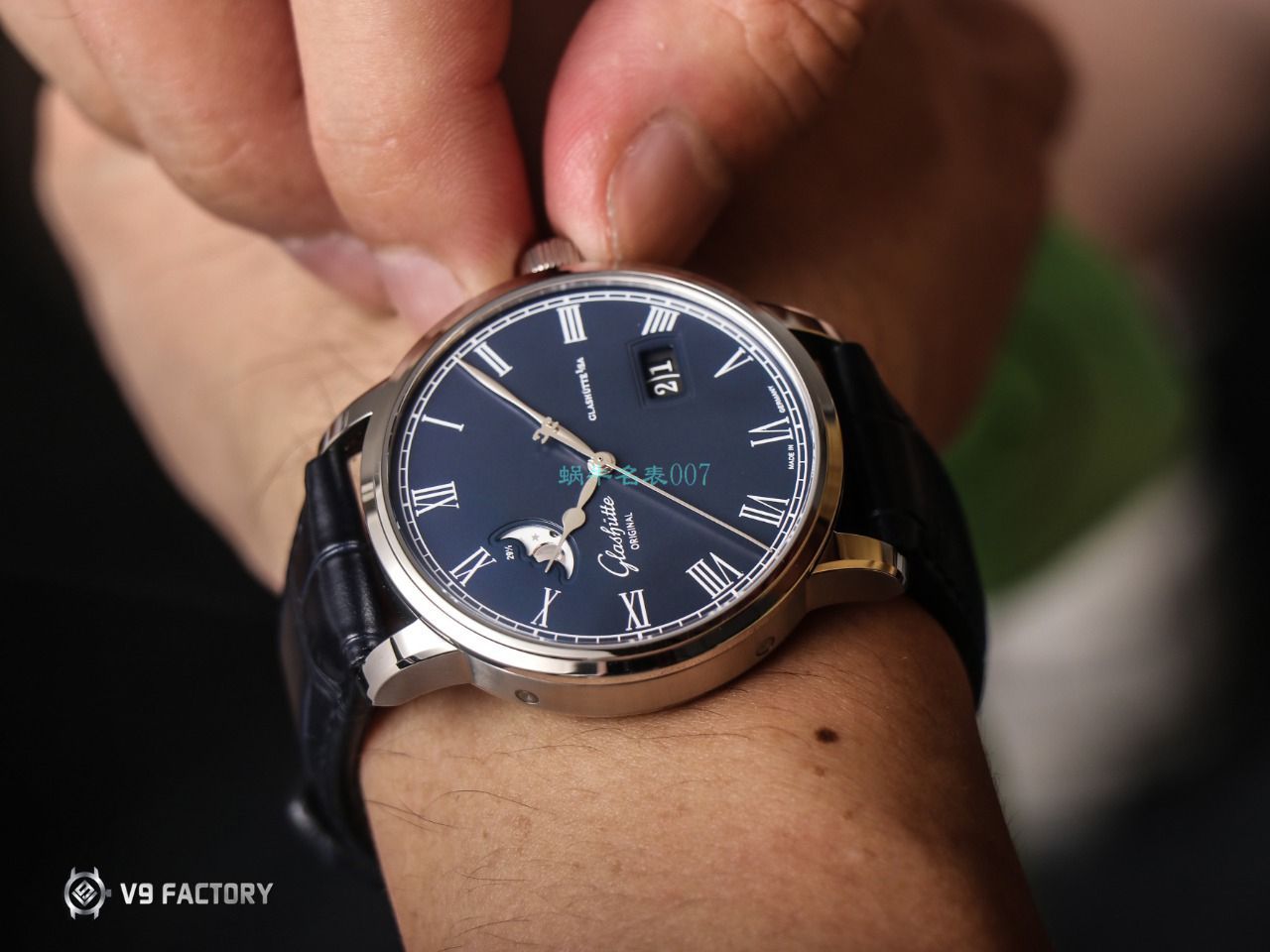 【视频最大的 Replica Watches 网站】V9 Factory glashuette original原创议员月相100-04-05-12-30 wrist watches  / GLA069