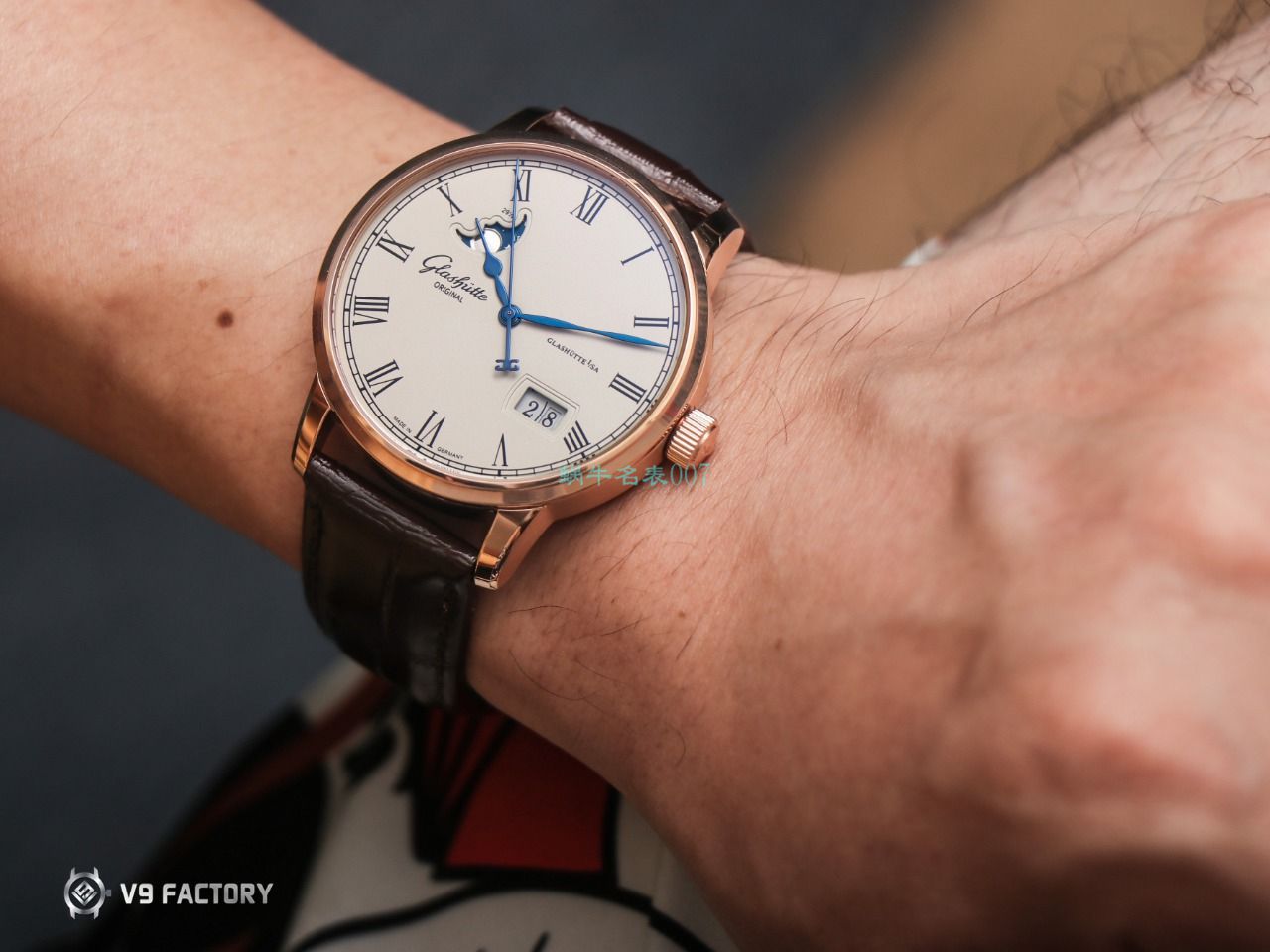 【视频最大的 Replica Watches 网站】V9 Factory glashuette original原创议员月相100-04-05-12-30 wrist watches  / GLA069