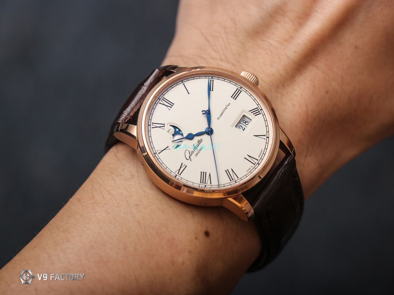 【视频最大的 Replica Watches 网站】V9 Factory glashuette original原创议员月相100-04-05-12-30 wrist watches  / GLA069