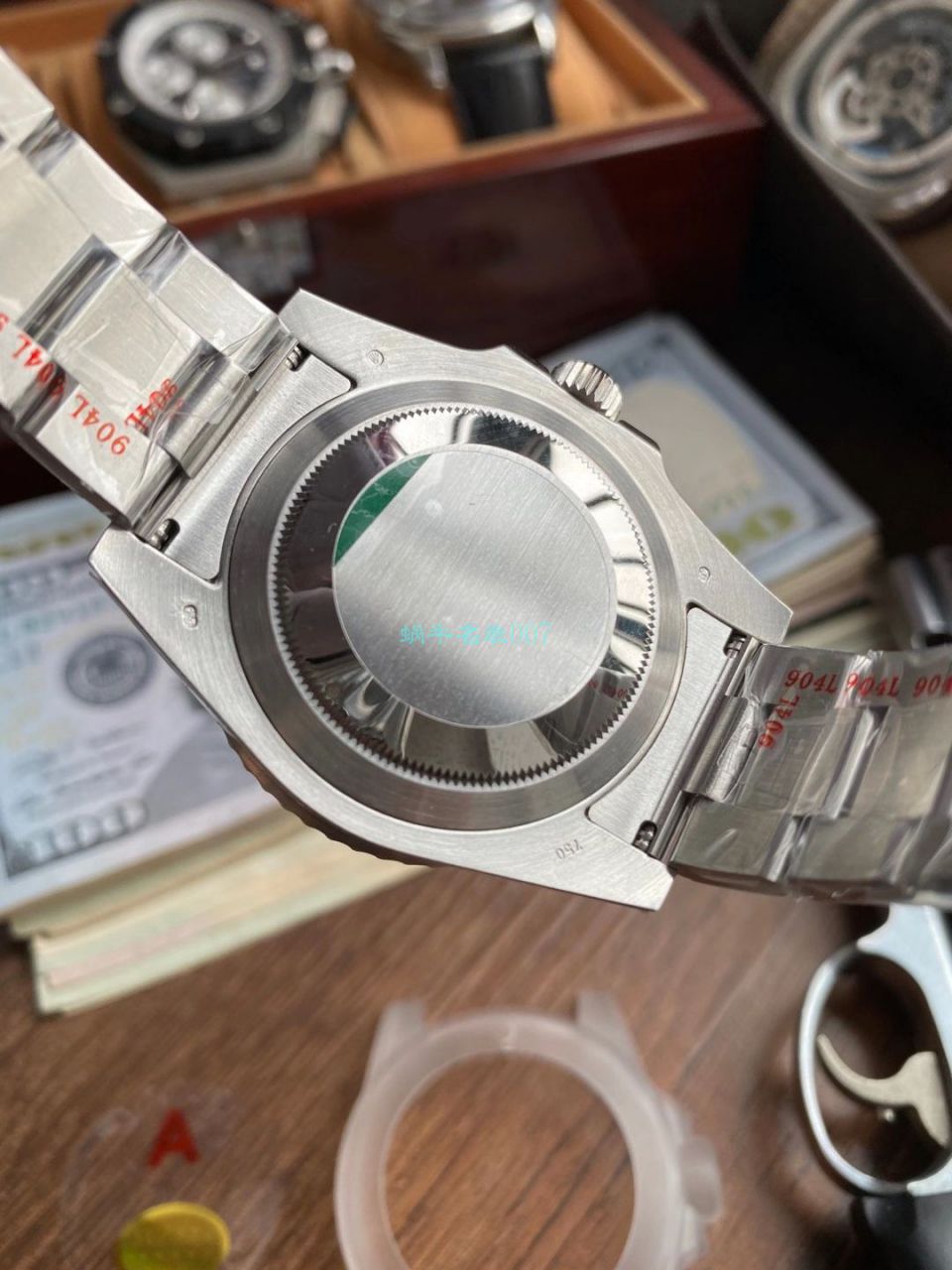 N Factory V10版 Rolex 蓝水鬼 Submariner 型 Perfect  Replica Watches 116619LB-97209 wrist watches  / R681