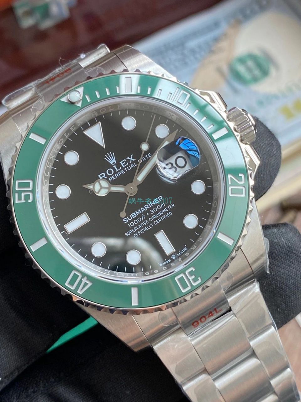  Video analysis EW Factory  Rolex 专柜新款 Submariner 1比1 High quality  Replica Watches 41毫米m126610lv-0002 wrist watches  / R687