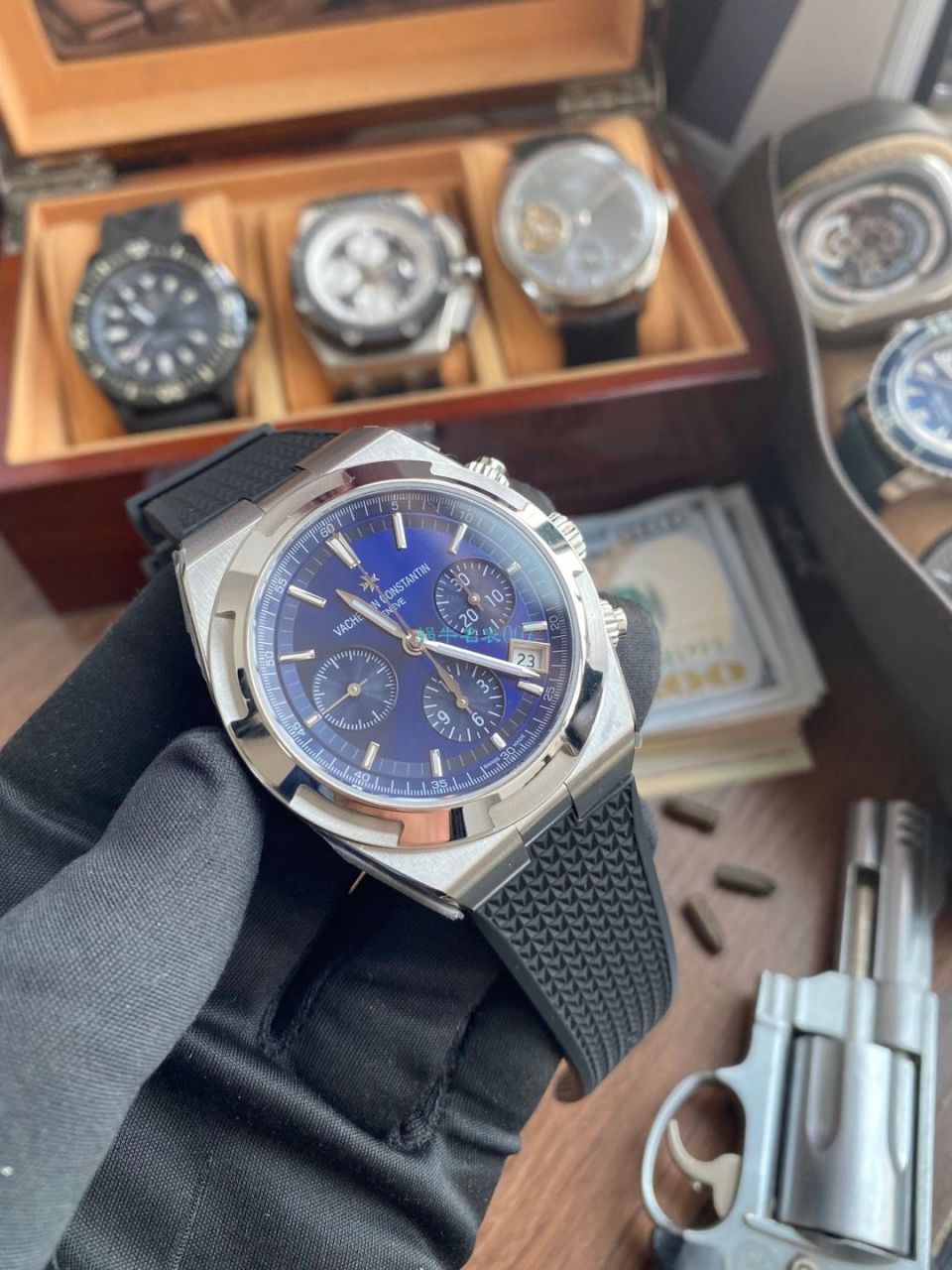 8F Factory Vacheron Constantin   Overseas  Perfect  top  Knockoff  Watches 5500V/110A-B148胶带款 wrist watches  / JS237