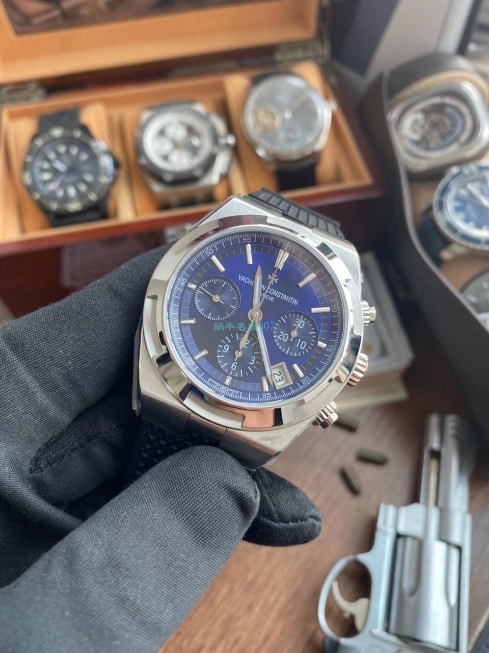 8F Factory Vacheron Constantin   Overseas  Perfect  top  Knockoff  Watches 5500V/110A-B148胶带款 wrist watches  / JS237