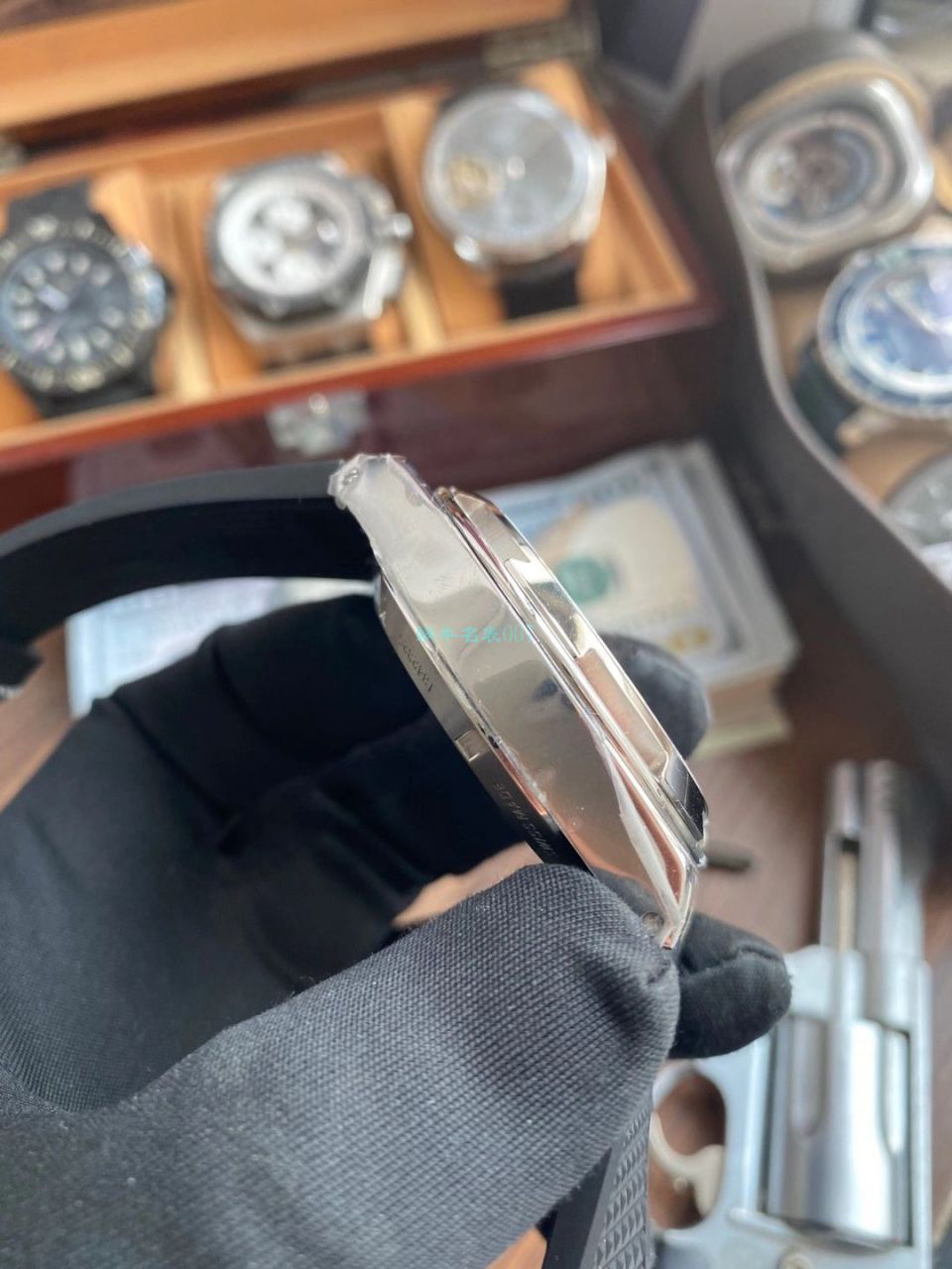 8F Factory Vacheron Constantin   Overseas  Perfect  top  Knockoff  Watches 5500V/110A-B148胶带款 wrist watches  / JS237