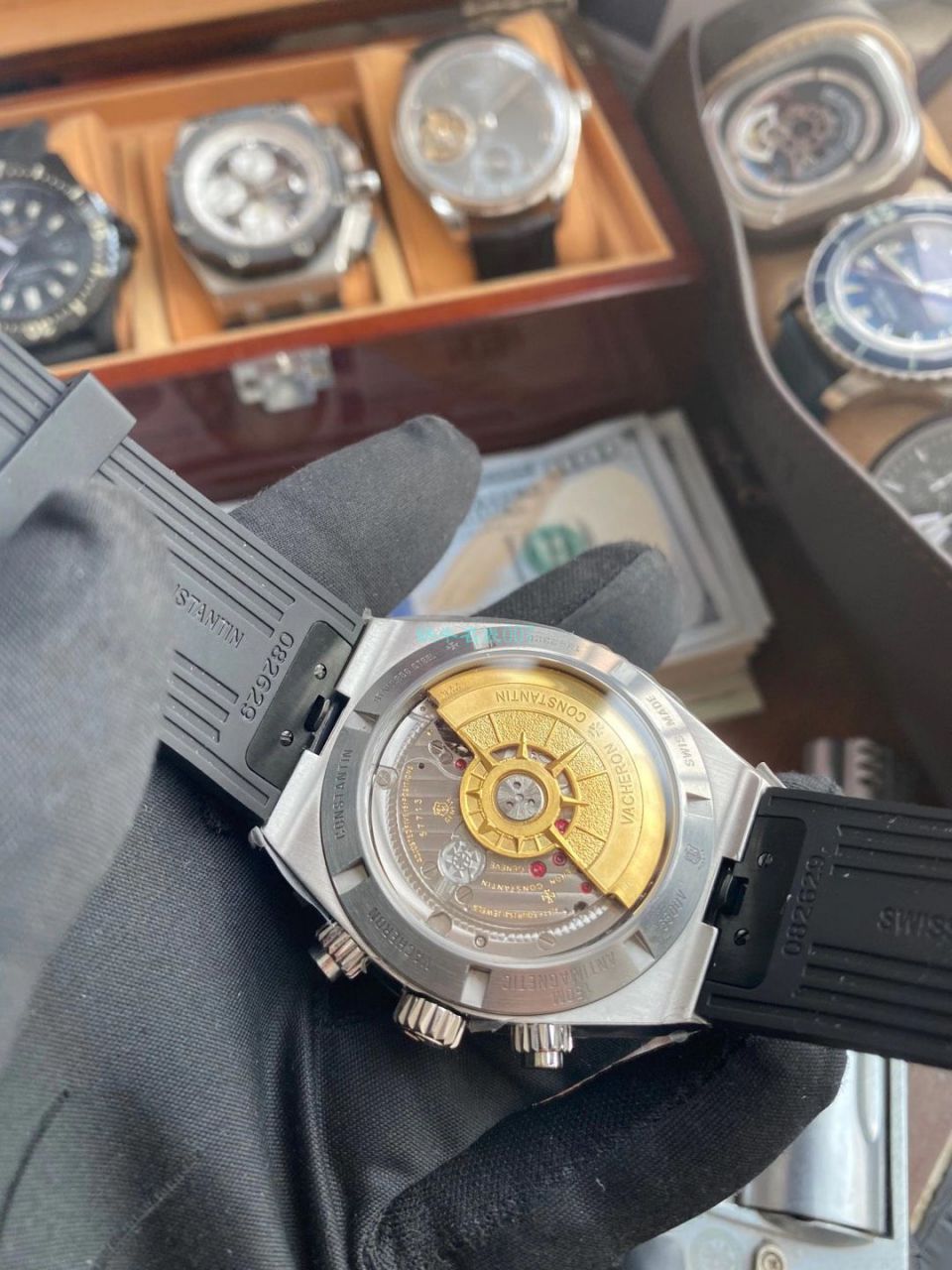 8F Factory Vacheron Constantin   Overseas  Perfect  top  Knockoff  Watches 5500V/110A-B148胶带款 wrist watches  / JS237