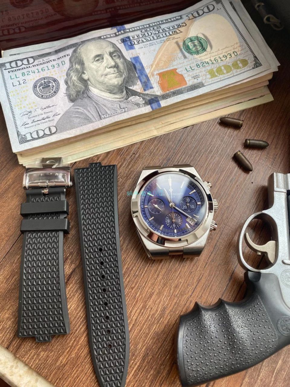 8F Factory Vacheron Constantin   Overseas  Perfect  top  Knockoff  Watches 5500V/110A-B148胶带款 wrist watches  / JS237