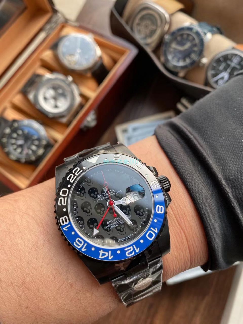 LF Rolex TBLACK官方 copy customized 版REVENGE（米尔高斯复仇系列） GMT MASTER 蓝黑圈骷髅面黑化版本 / R717