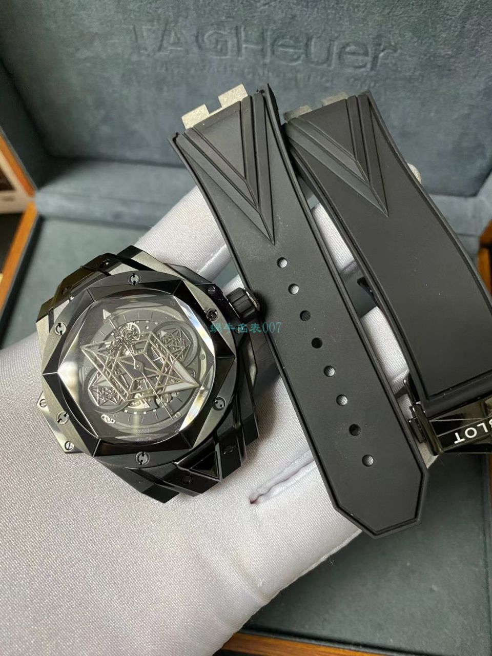 HB Factory  High quality  Replica Watches  hublot Big Bang Sang Bleu II 刺青二代418.OX.2001.RX.1604.MXM20 wrist watches  / YB117