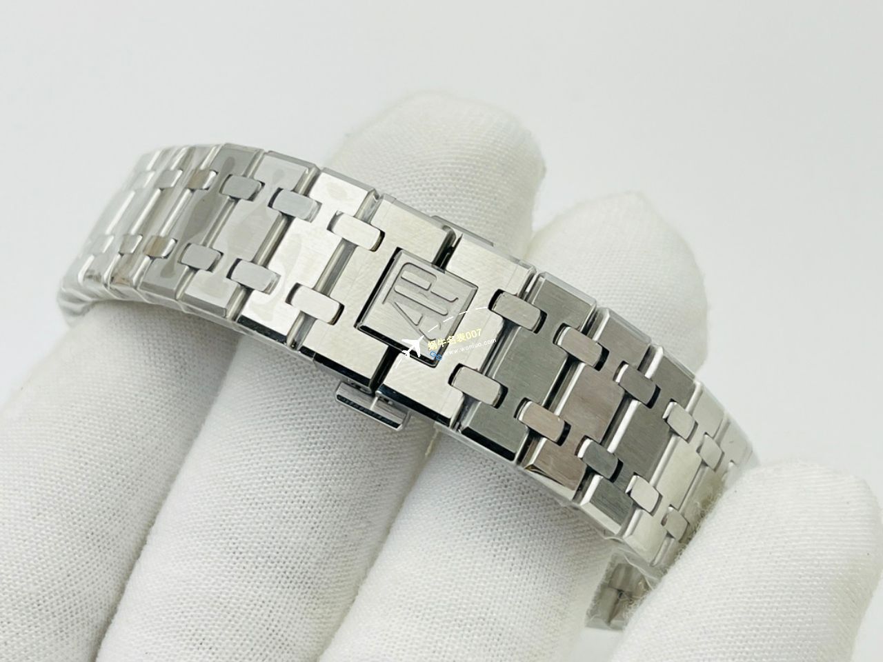  Video analysis APS Factory Audemars Piguet  Replica Copy 15400 Watches 15400ST.OO.1220ST.03，15400ST.OO.1220ST.02 / AP223