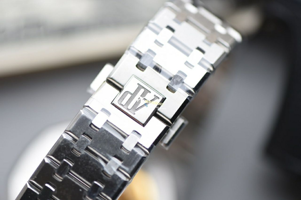  Video analysis APS钢王一体机Audemars Piguet  top  Replica Copy  Watches 15500ST.OO.1220ST.01和15500ST.OO.1220ST.03等 / AP226