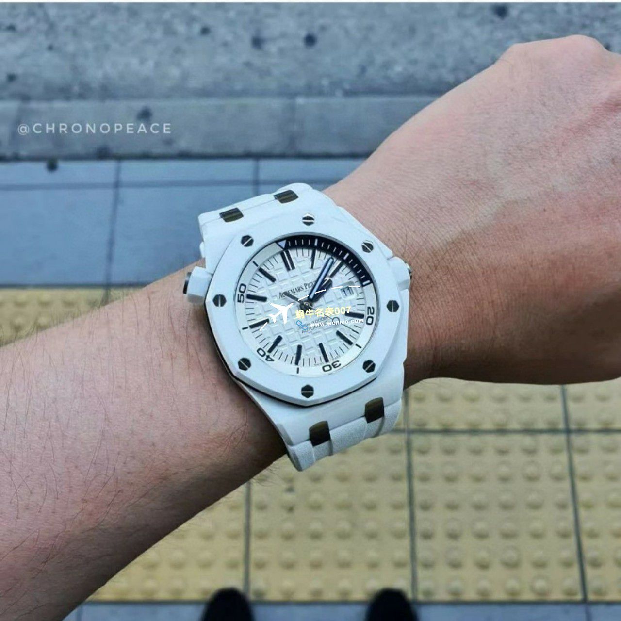 APS Factory  Perfect  Replica Watches Audemars Piguet  Royal Oak Offshore 15707CB.OO.A010CA.01和15707CE.OO.A002CA.01 / AP227