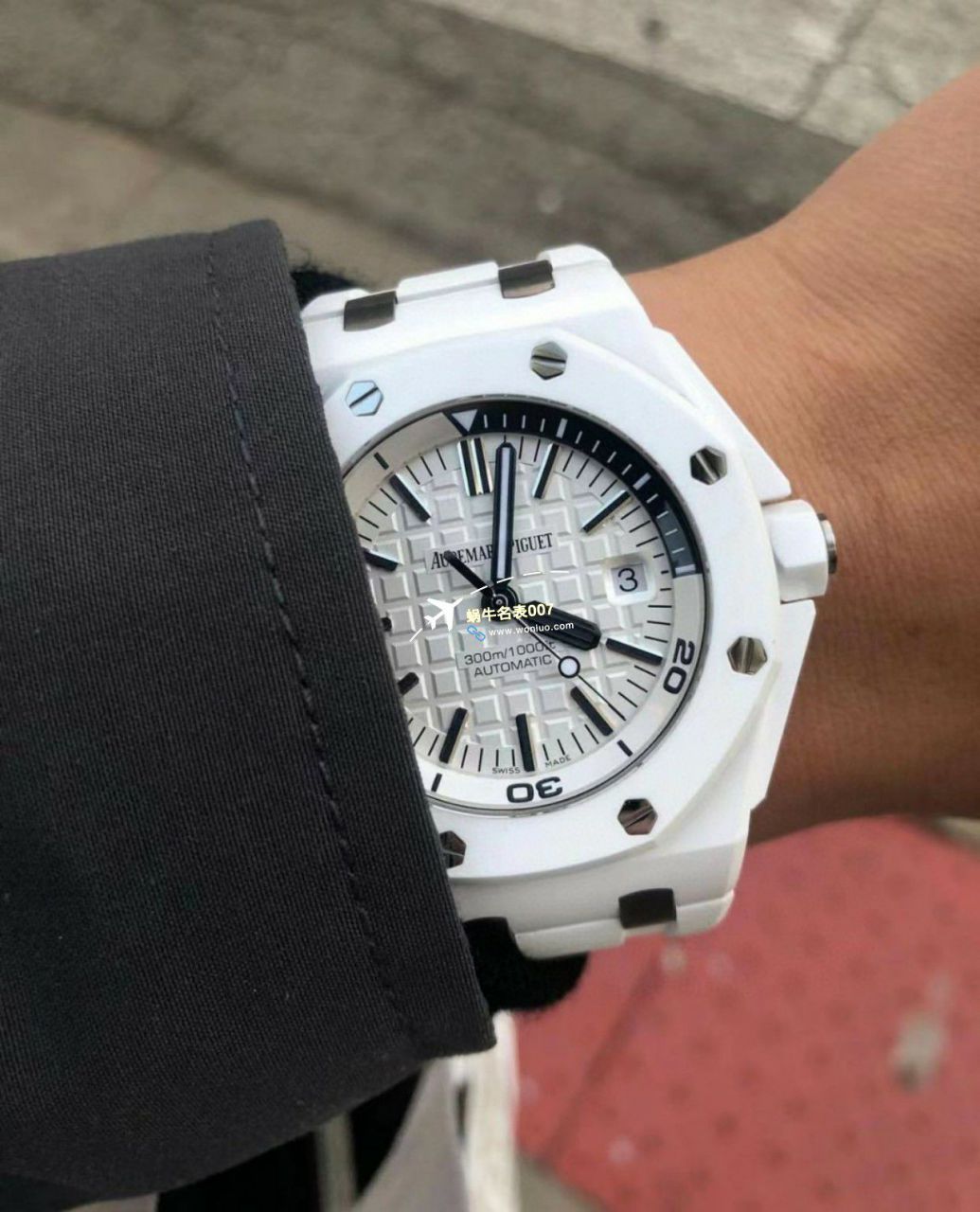 APS Factory  Perfect  Replica Watches Audemars Piguet  Royal Oak Offshore 15707CB.OO.A010CA.01和15707CE.OO.A002CA.01 / AP227