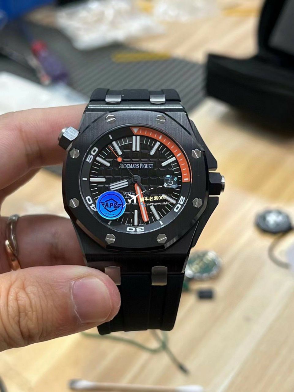 APS Factory  Perfect  Replica Watches Audemars Piguet  Royal Oak Offshore 15707CB.OO.A010CA.01和15707CE.OO.A002CA.01 / AP227