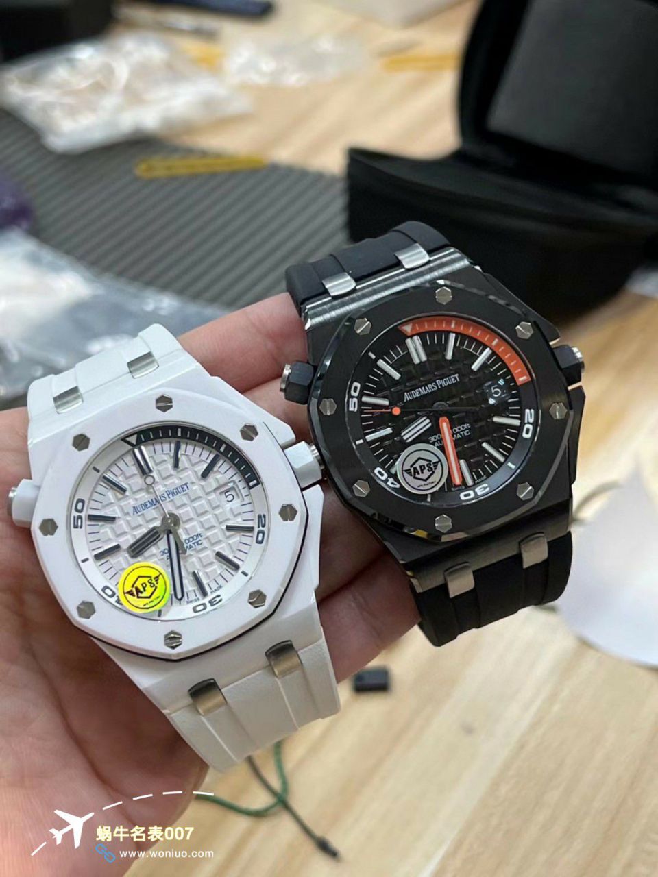 APS Factory  Perfect  Replica Watches Audemars Piguet  Royal Oak Offshore 15707CB.OO.A010CA.01和15707CE.OO.A002CA.01 / AP227