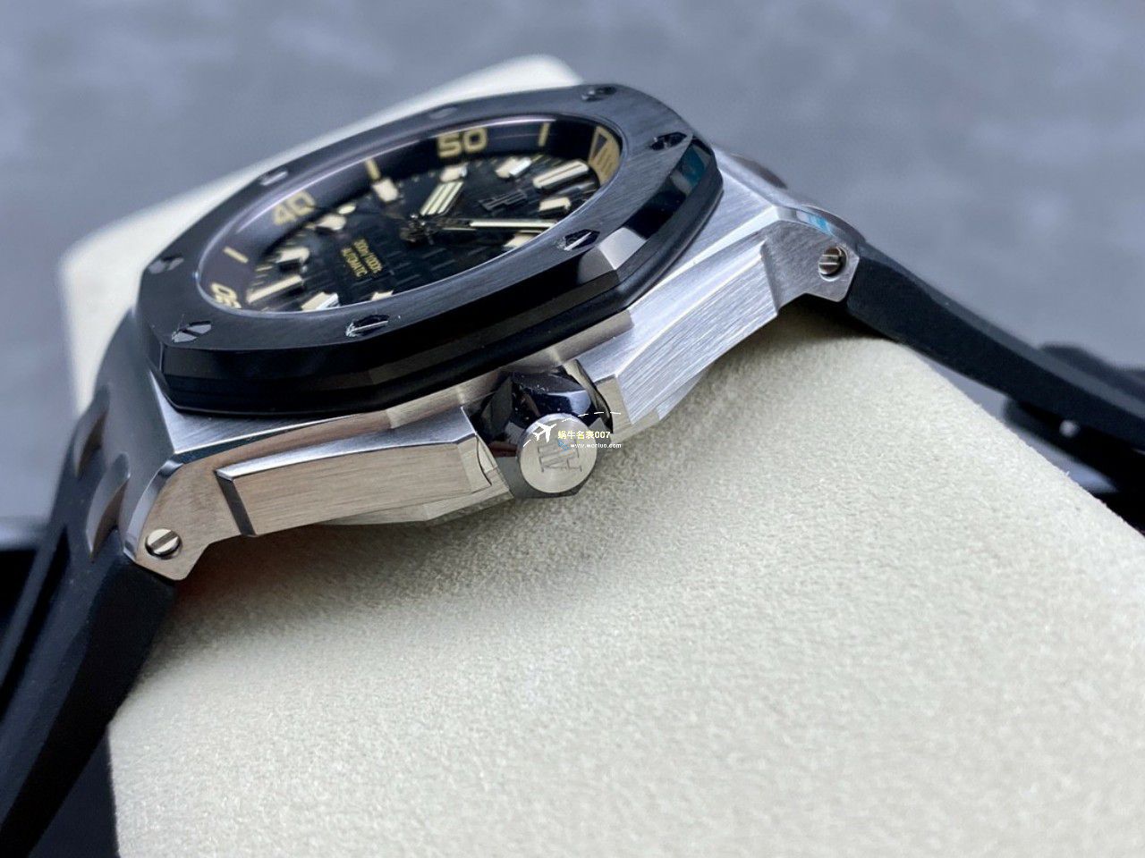APF Factory  Perfect  Replica Watches Audemars Piguet  Royal Oak Offshore 系列15720CN.OO.A002CA.01 wrist watches  / AP231
