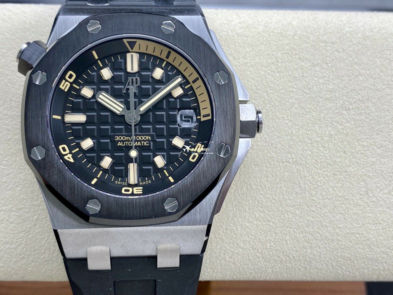 APF Factory  Perfect  Replica Watches Audemars Piguet  Royal Oak Offshore 系列15720CN.OO.A002CA.01 wrist watches  / AP231