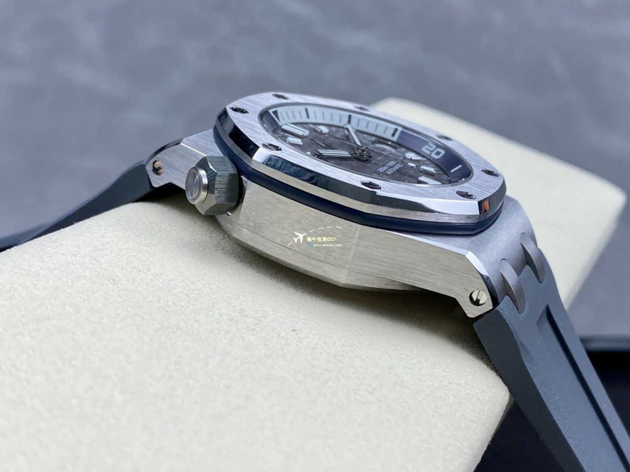 APF Factory  Perfect  Replica Watches Audemars Piguet  Royal Oak Offshore 系列15720CN.OO.A002CA.01 wrist watches  / AP231