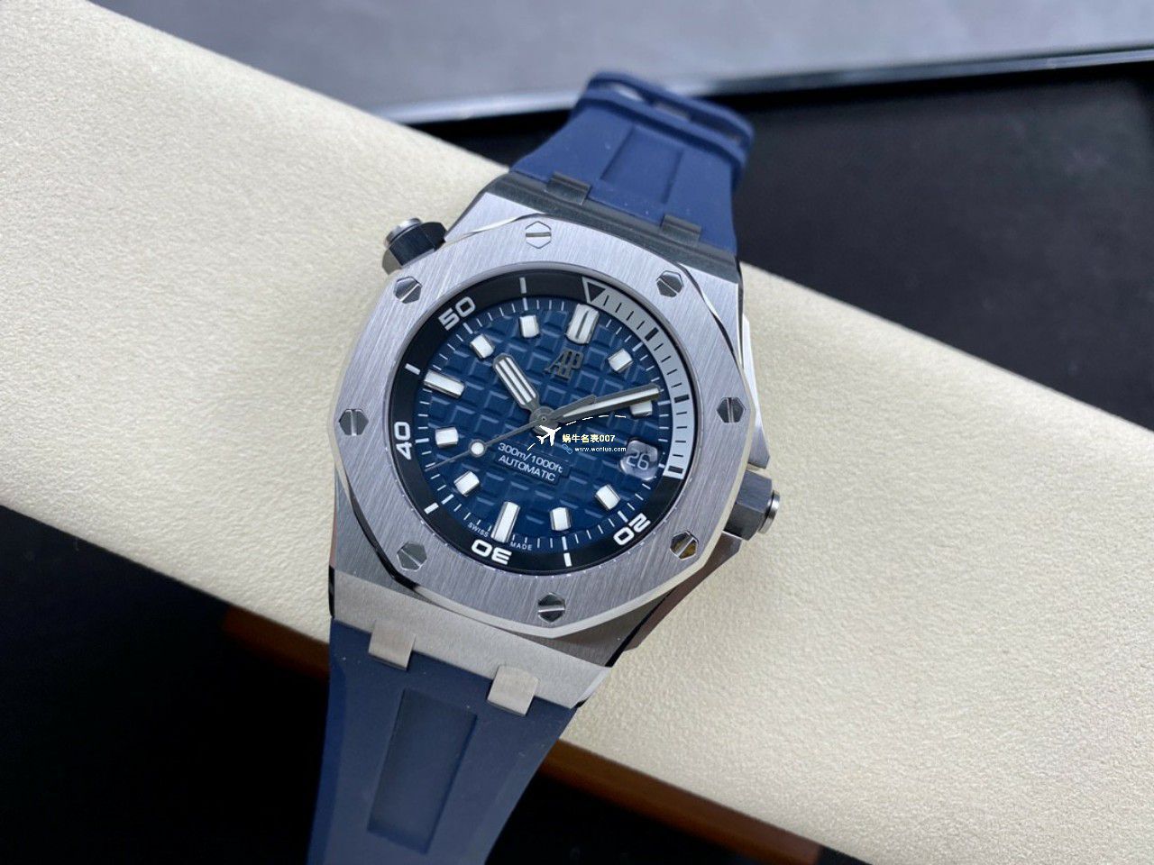 APF Factory  Perfect  Replica Watches Audemars Piguet  Royal Oak Offshore 系列15720CN.OO.A002CA.01 wrist watches  / AP231