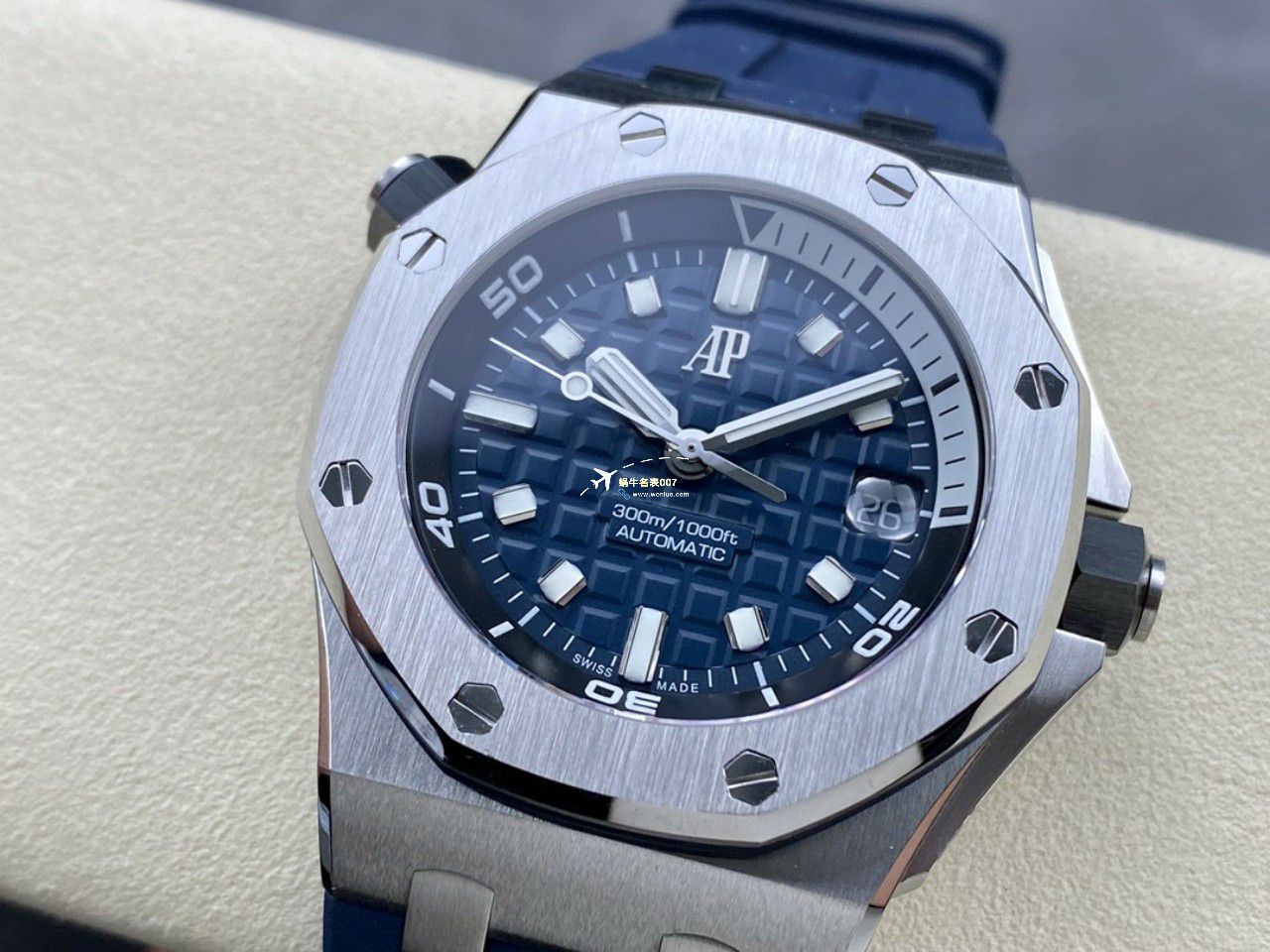 APF Factory  Perfect  Replica Watches Audemars Piguet  Royal Oak Offshore 系列15720CN.OO.A002CA.01 wrist watches  / AP231