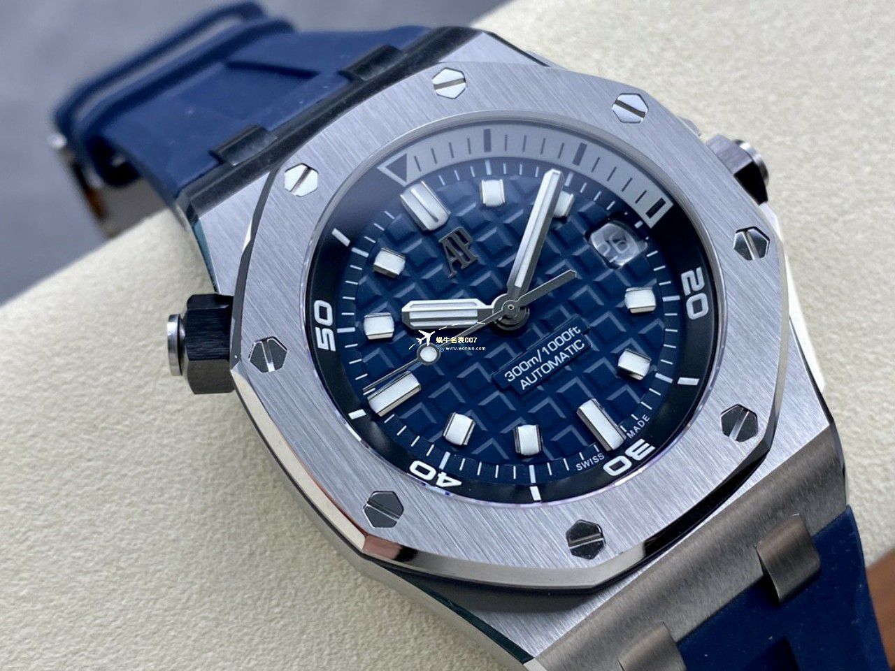 APF Factory  Perfect  Replica Watches Audemars Piguet  Royal Oak Offshore 系列15720CN.OO.A002CA.01 wrist watches  / AP231