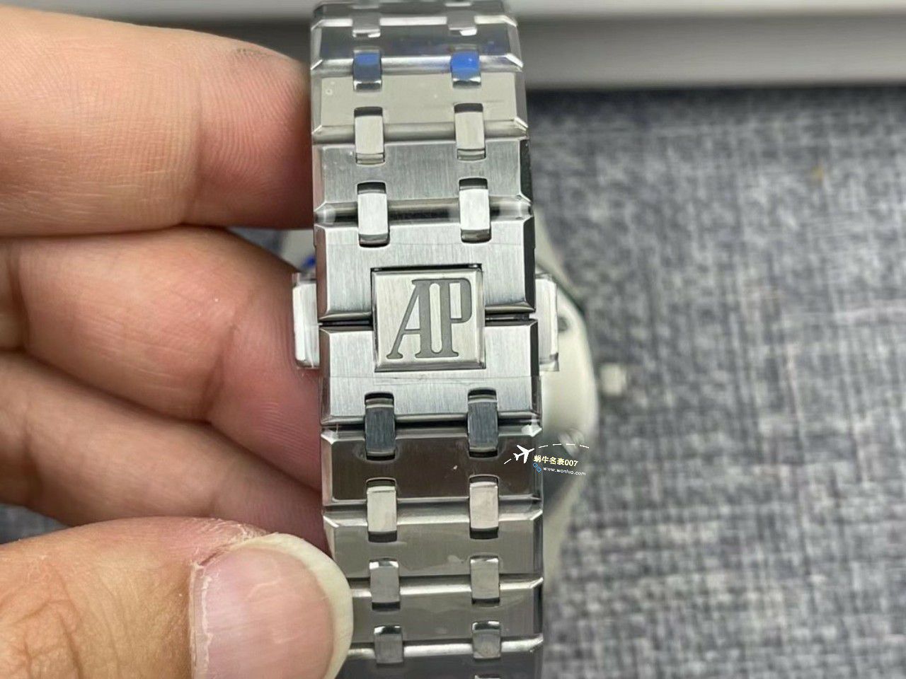 APS Factory Audemars Piguet 双摆轮镂空15407ST.OO.1220ST.01和15407OR.OO.1220OR.01 Perfect  High quality  Replica Watches  / AP232