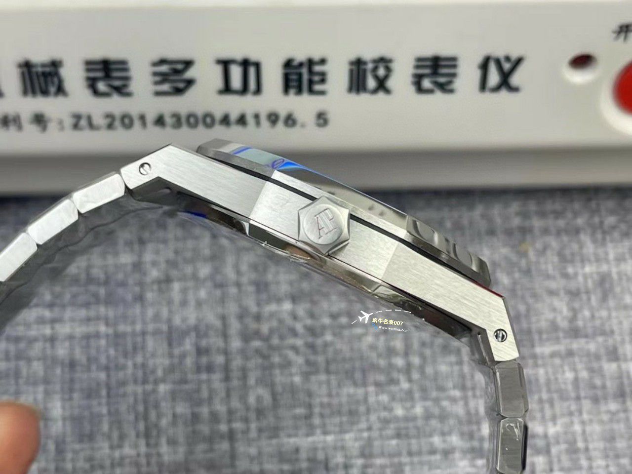 APS Factory Audemars Piguet 双摆轮镂空15407ST.OO.1220ST.01和15407OR.OO.1220OR.01 Perfect  High quality  Replica Watches  / AP232