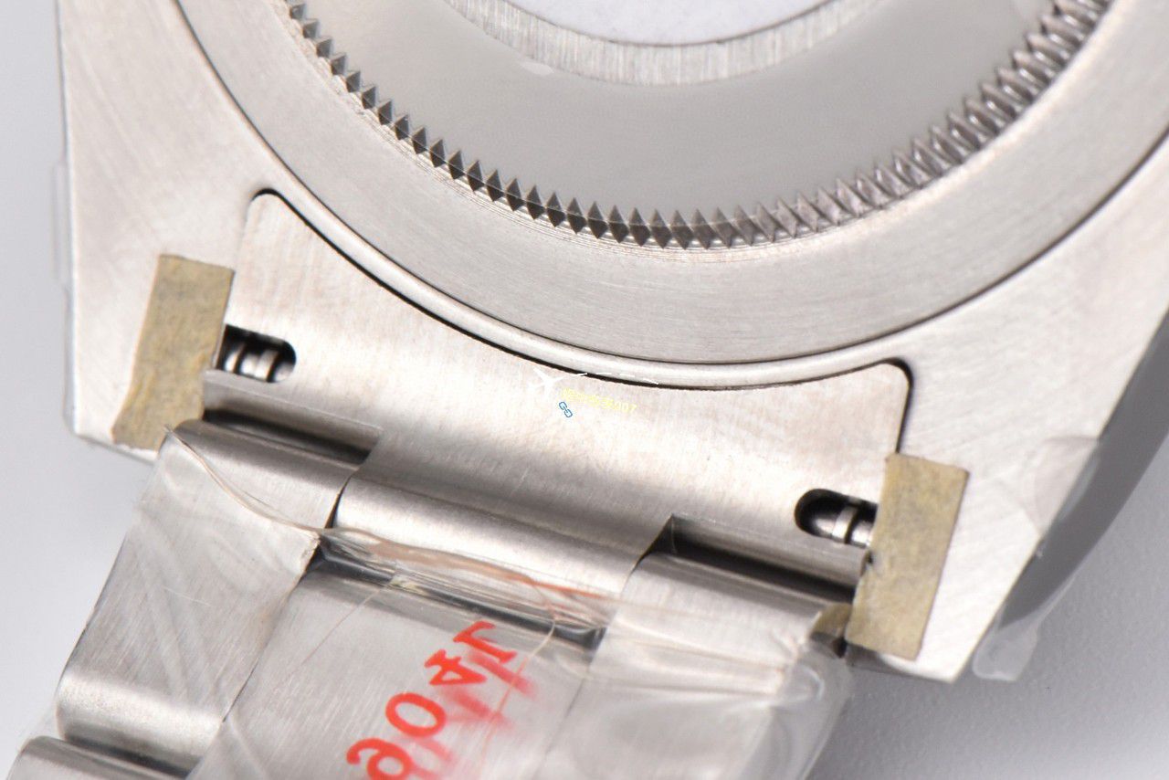 C Factory /clean Perfect  top   Replica Watches  Rolex  GMT MASTER II左撇子雪碧圈m126720vtnr-0002 / R768