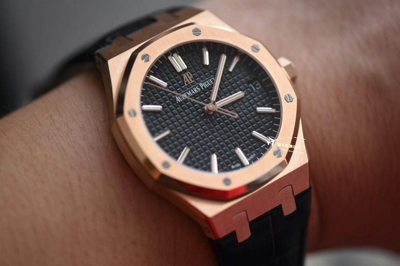  Video analysis APS Factory Audemars Piguet 皇家橡树系列 Replica Copy  Watches 15500OR.OO.1220OR.01，15500OR.OO.D002CR.01，15500ST.OO.1220ST.03 wrist watches  / AP233