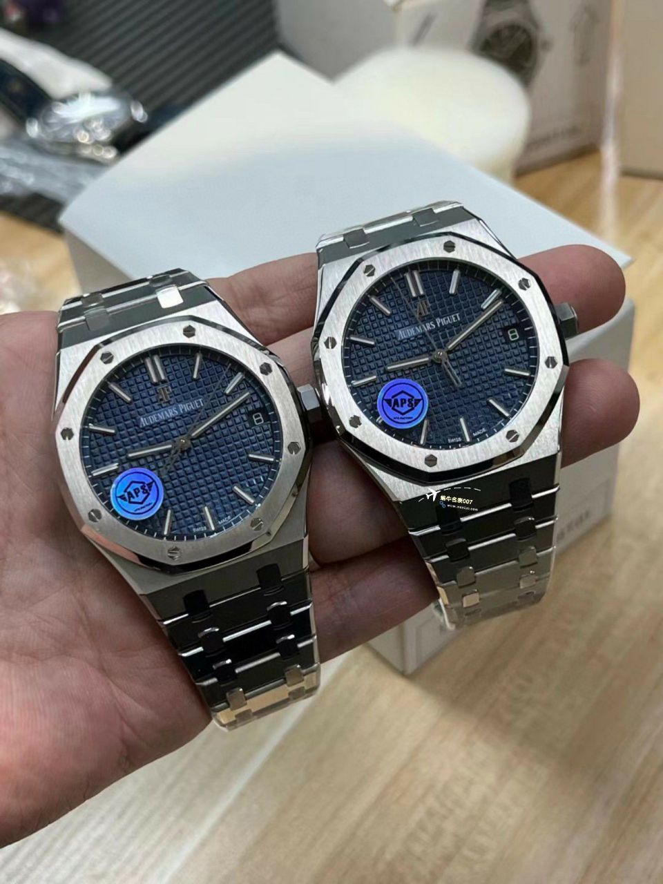  Video analysis APS Factory Audemars Piguet 皇家橡树系列 Replica Copy  Watches 15500OR.OO.1220OR.01，15500OR.OO.D002CR.01，15500ST.OO.1220ST.03 wrist watches  / AP233