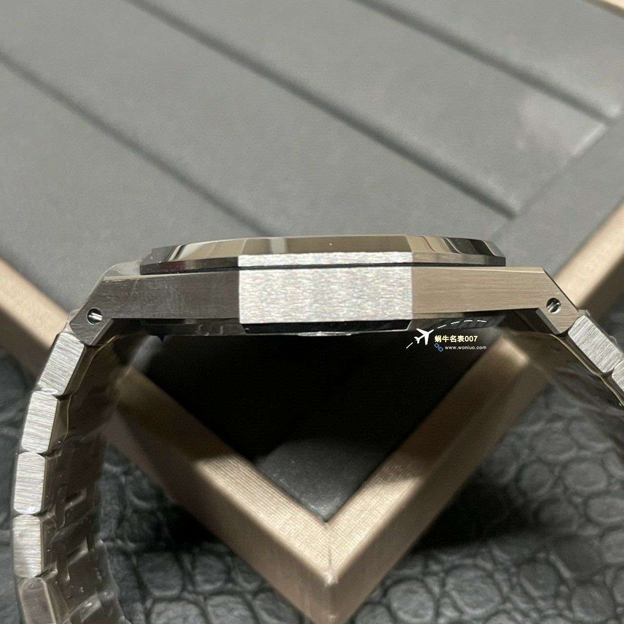 APS Factory Audemars Piguet 皇家橡树15400OR.OO.D002CR.01，15400ST.OO.1220ST.01 Perfect  Replica Copy  Watches  / AP237
