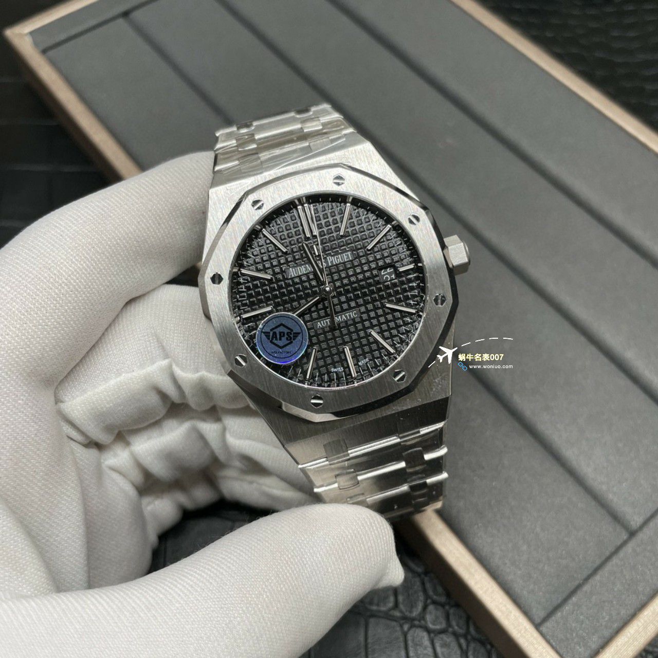  Video analysis APS Factory Audemars Piguet 皇家橡树系列 Replica Copy  Watches 15500OR.OO.1220OR.01，15500OR.OO.D002CR.01，15500ST.OO.1220ST.03 wrist watches  / AP233
