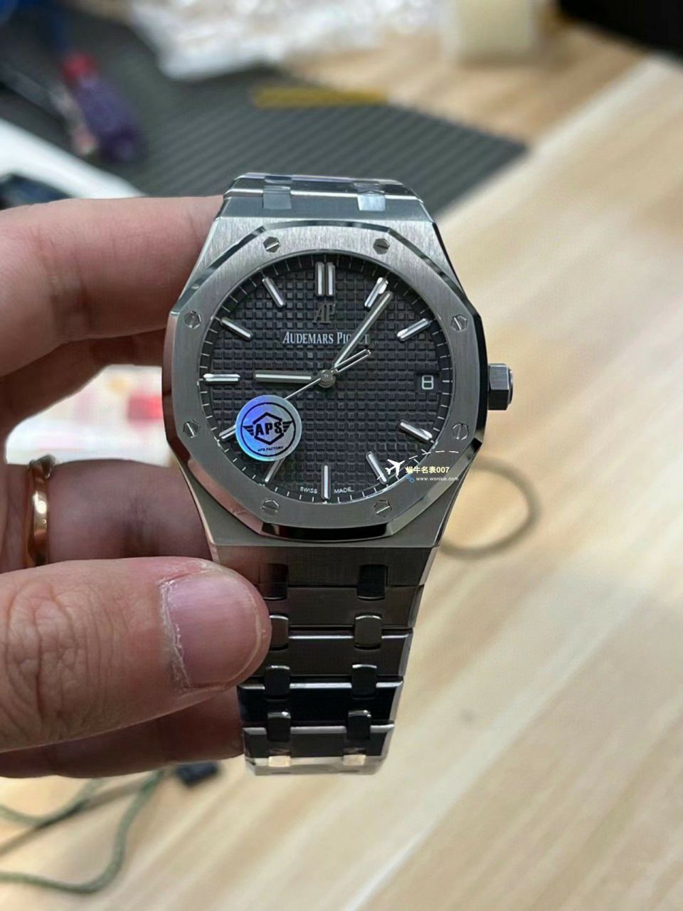  Video analysis APS Factory Audemars Piguet 皇家橡树系列 Replica Copy  Watches 15500OR.OO.1220OR.01，15500OR.OO.D002CR.01，15500ST.OO.1220ST.03 wrist watches  / AP233