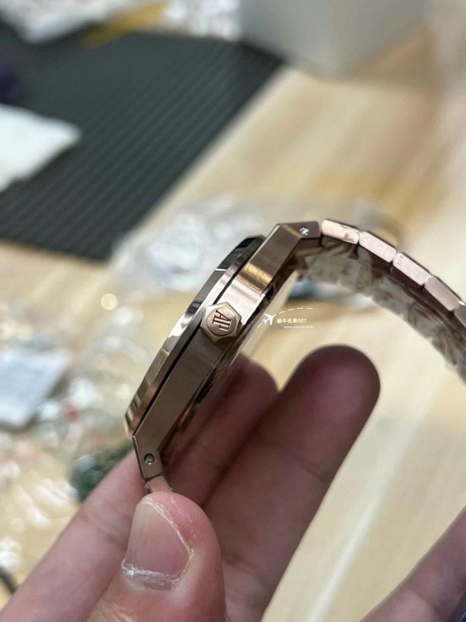  Video analysis APS Factory Audemars Piguet 皇家橡树系列 Replica Copy  Watches 15500OR.OO.1220OR.01，15500OR.OO.D002CR.01，15500ST.OO.1220ST.03 wrist watches  / AP233