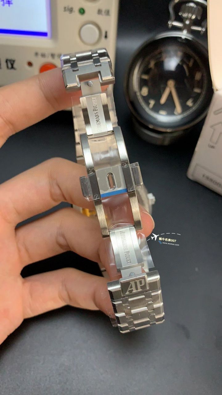  Video analysis APS Factory Audemars Piguet  Replica Copy 15400 Watches 15400ST.OO.1220ST.03，15400ST.OO.1220ST.02 / AP223