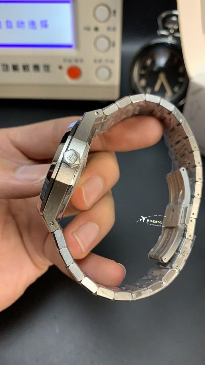  Video analysis APS Factory Audemars Piguet  Replica Copy 15400 Watches 15400ST.OO.1220ST.03，15400ST.OO.1220ST.02 / AP223