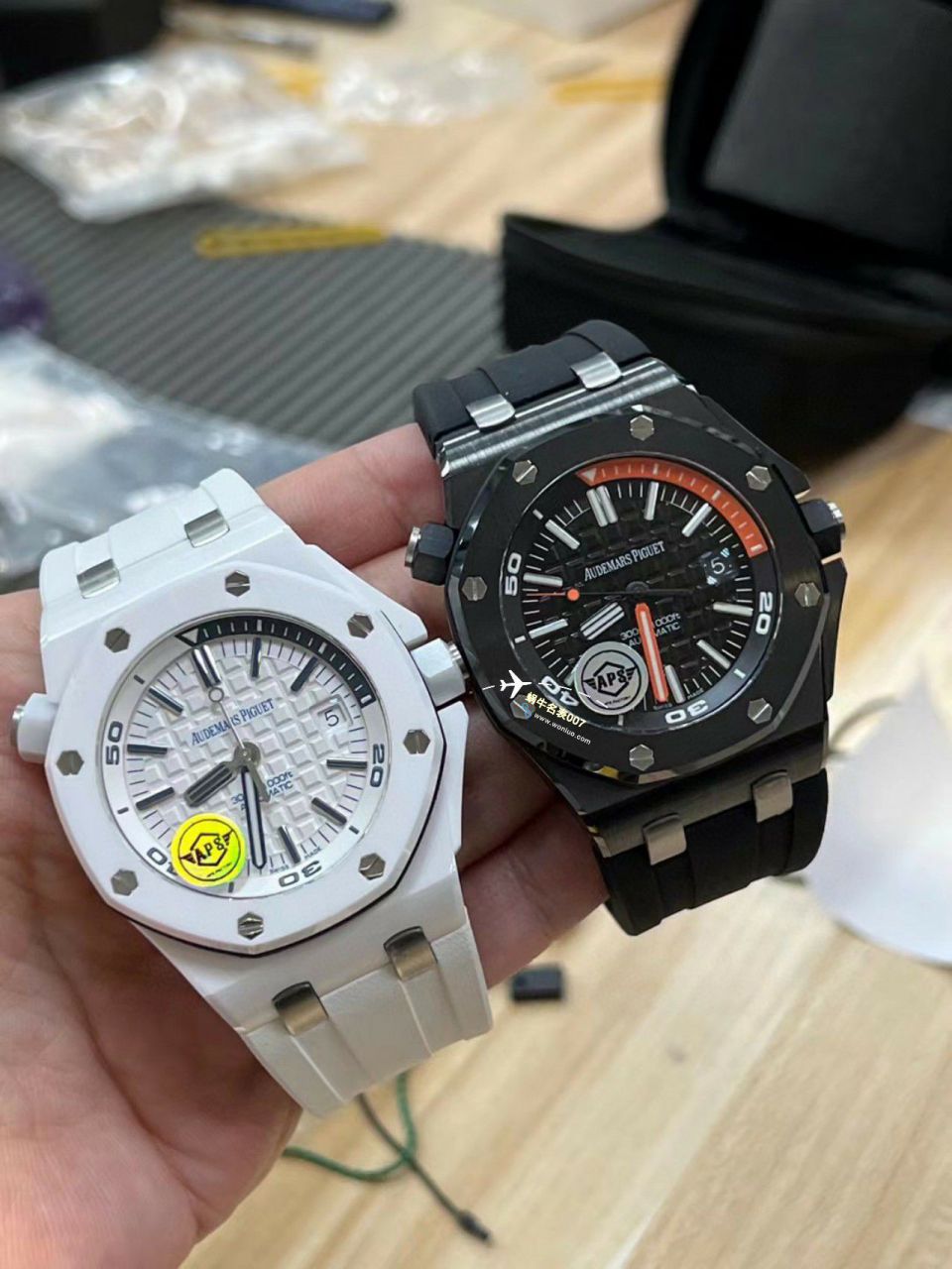 APS Factory 一体机Audemars Piguet  Royal Oak Offshore 白黑 Composite  Replica Copy  Watches 15707CB.OO.A010CA.01，15707CE.OO.A002CA.01 / AP239