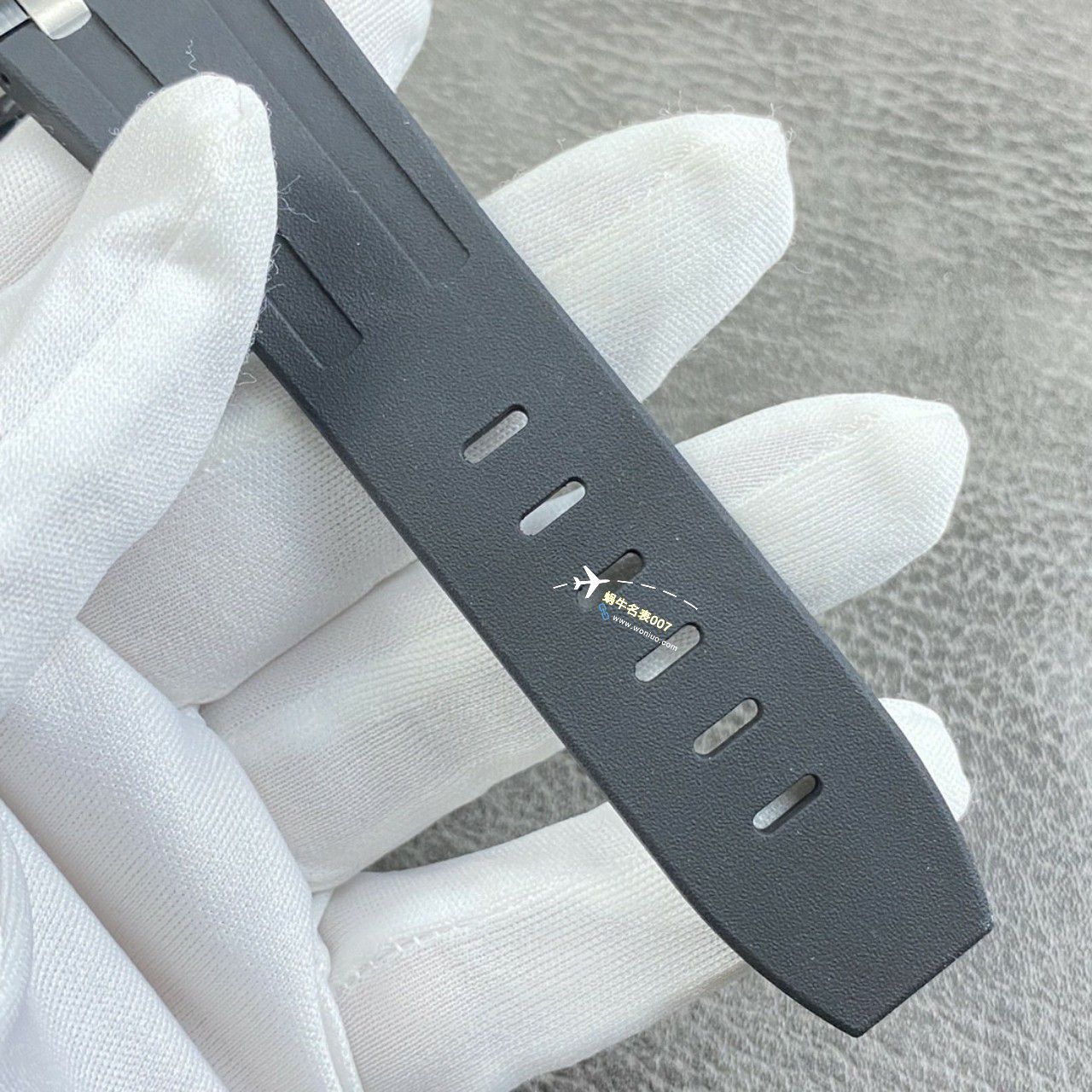 APS Factory 一体机Audemars Piguet  Royal Oak Offshore 白黑 Composite  Replica Copy  Watches 15707CB.OO.A010CA.01，15707CE.OO.A002CA.01 / AP239