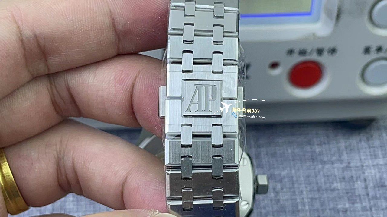 APS Factory Audemars Piguet 皇家橡树37毫米15450ST.OO.1256ST.01，15450ST.OO.1256ST.02，15450ST.OO.1256ST.03 Perfect   Replica Watches  / AP261