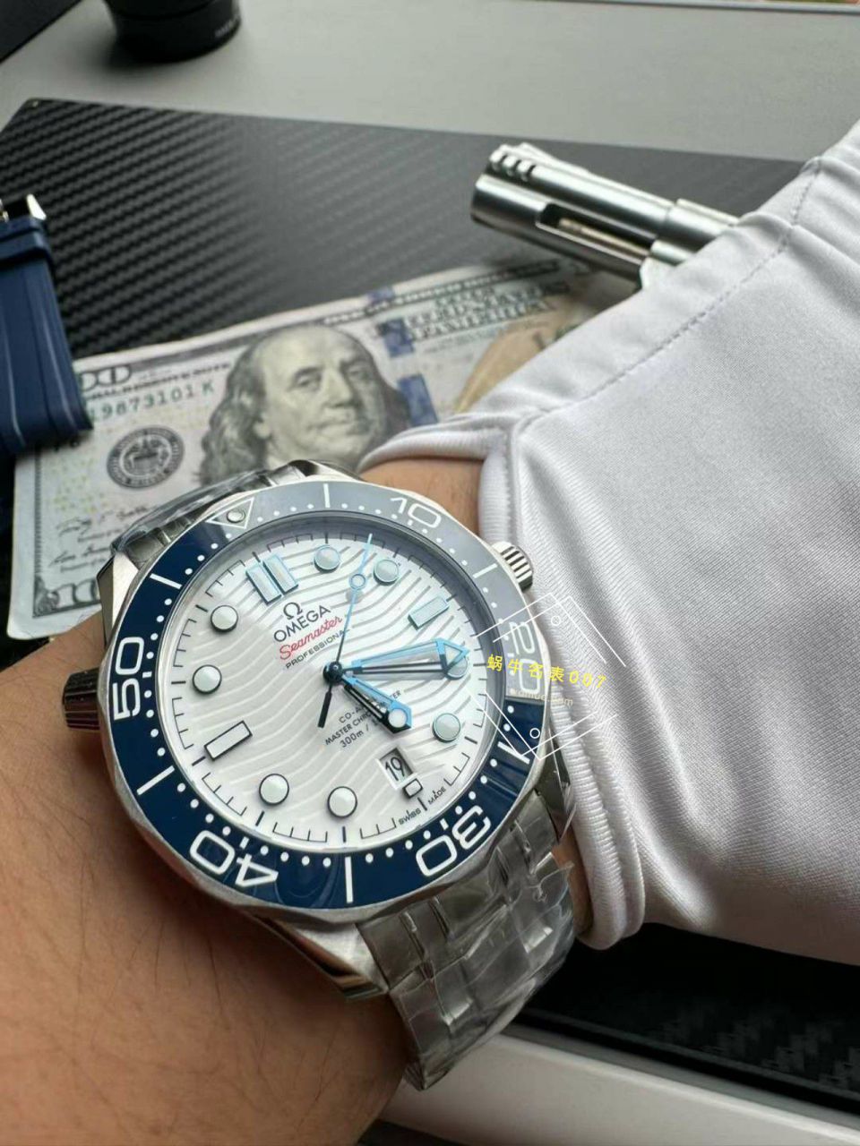 VS Factory 新款OMEGA Seamaster 300白面蓝针 Perfect  Replica Watches 522.30.42.20.04.001 wrist watches (东京2020奥运款) / M797