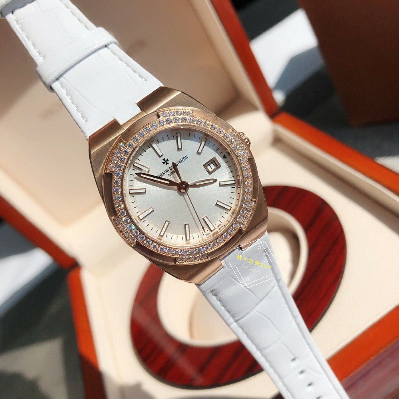  TOP 真钻女表Vacheron Constantin   Overseas 系列1225V/000R-B592，1225V/200A-B590 wrist watches  / JS261