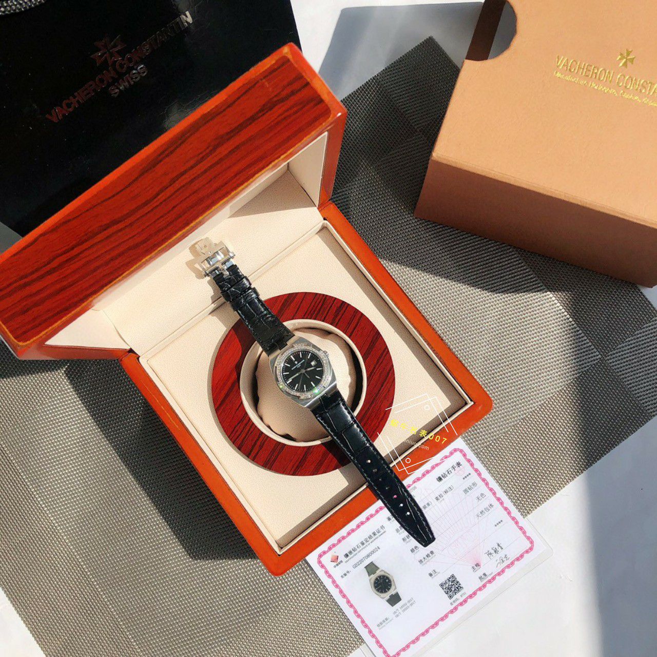  TOP 真钻女表Vacheron Constantin   Overseas 系列1225V/000R-B592，1225V/200A-B590 wrist watches  / JS261