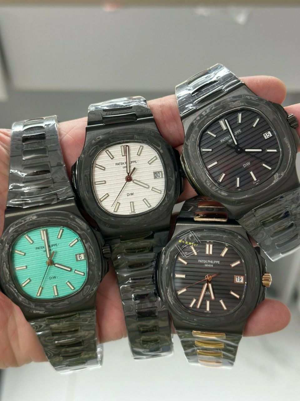  Video analysis PATEK PHILIPPE   PATEK PHILIPPE  carbon fiber DIW  Nautilus 5711  / BD389